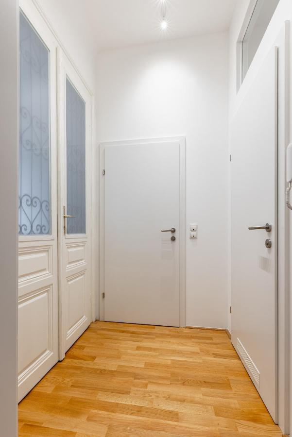 Trendy Apt With - Smart Tv, Coffee Machine In Meidling Відень Екстер'єр фото